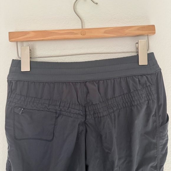 Lululemon Athletica Dance Studio Crop Pants SZ 6 - Picture 4 of 5